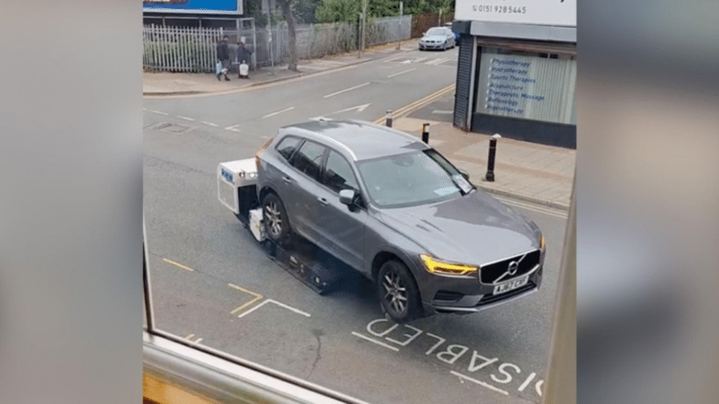 Robot Tow Truck Removes Illegally Parked SUV in Liverpool