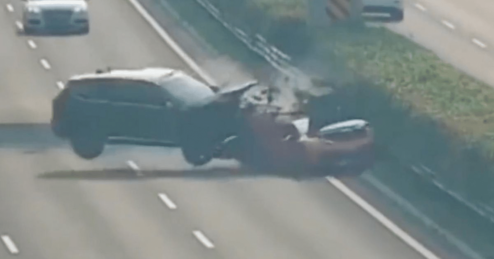 Distracted Driver Smashes into Lamborghini on Chinese Motorway